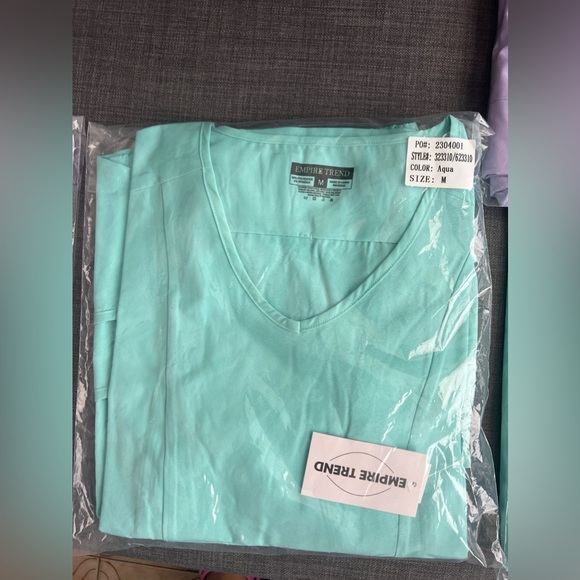 Aqua Empire Trend Premium Medical Scrubs - Stylish & Comfortable - Picture 2 of 3